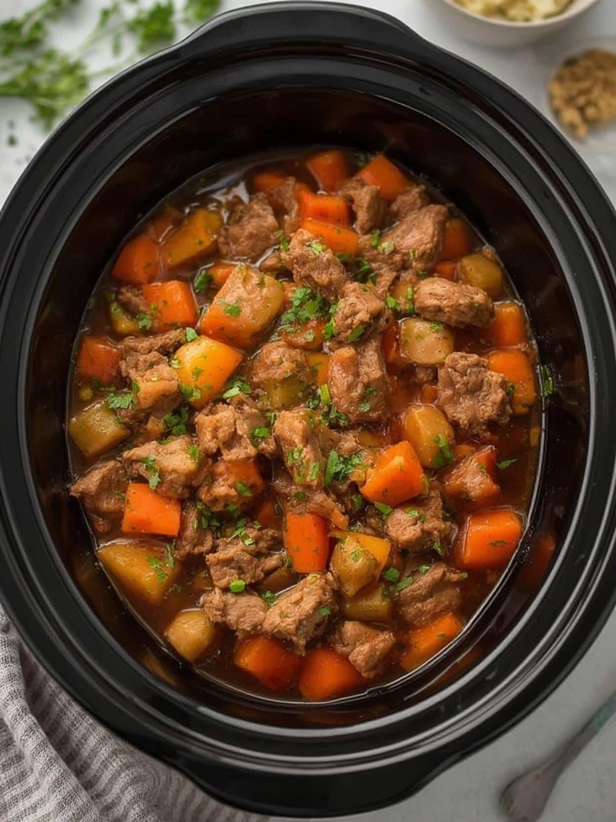 Easy Corned Beef Recipes Slow Cooker (Tender & Juicy Every Time)